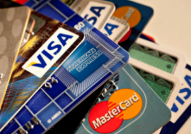 Чем отличается дебетовая карта от кредитной?